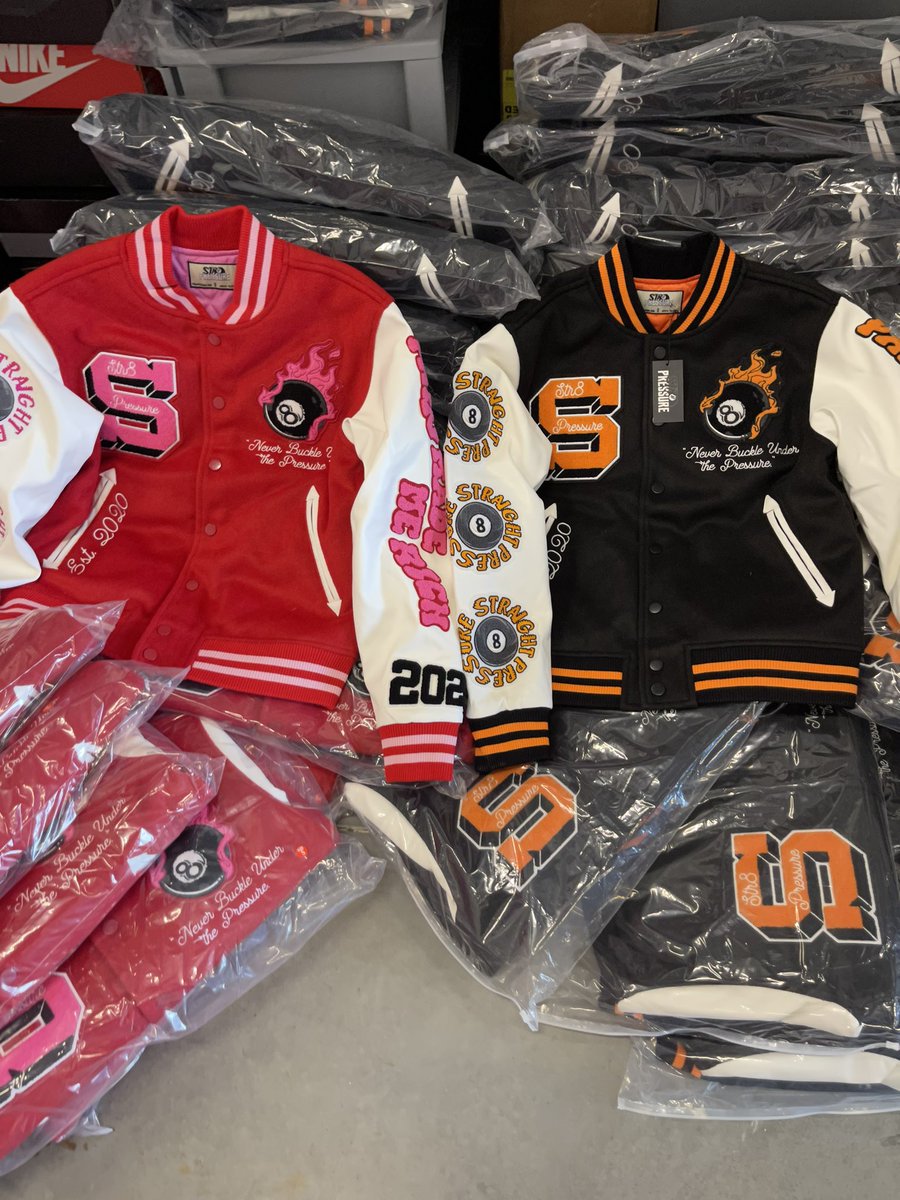 kel_pressure's tweet photo. I DROPPED THE HARDEST VARSITY JACKETS ON MY SITE! 😮‍💨🔥
SHOP NOW BEFORE SOLD OUT⬇️⬇️
https://t.co/De2lYgnNnd https://t.co/TubOnbYJu3