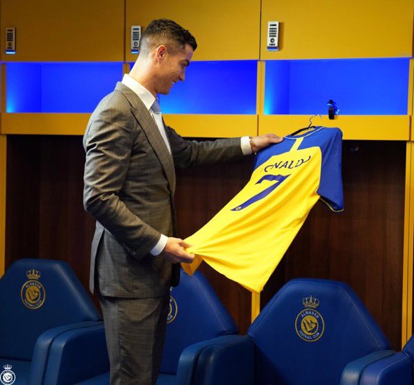 MusaadALMugrin's tweet photo. رونالدو يبدو سعيدًا 💛💙..#HalaRonaldo #مرسول_بارك https://t.co/GYDLTnjCQM