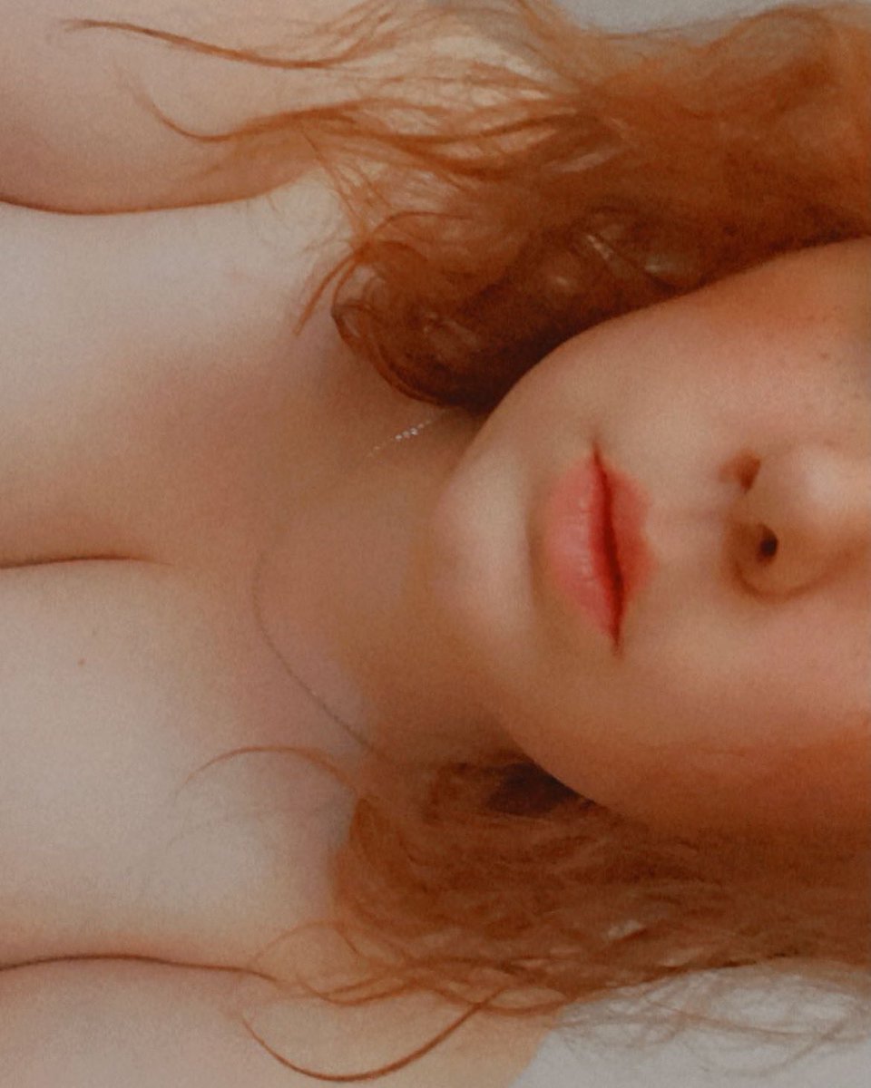 Demoniccc98's tweet photo. Happy New Years!! Also if anyone has any tips about growing an account let me know! Meanwhile enjoy this photo😘 I have plenty more on my OF💚                      #onlyfansgirl #onlyfans #redhead #findom #cashcow #moneypig #chubbygirlsOF https://t.co/ltA7Jy0diA