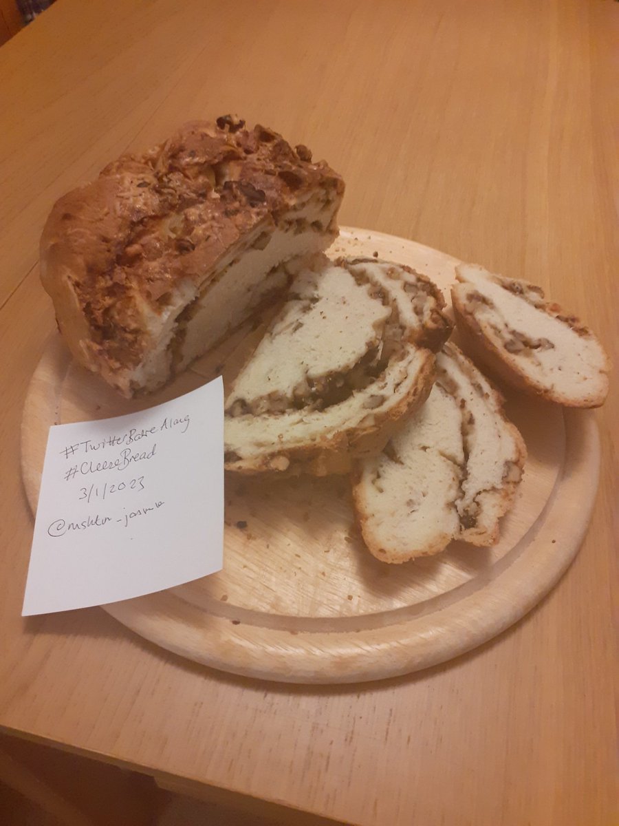 #TwitterBakeAlong #CheeseBread A very nice Stilton and Walnut Loaf. Extra lovely with a slathering of butter too @thebakingnanna1 @Rob_C_Allen