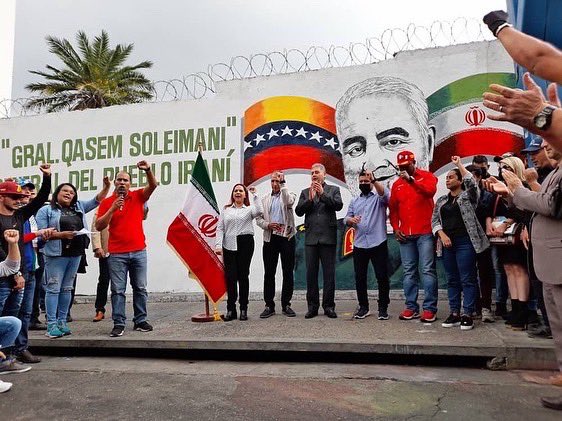 pinfantea's tweet photo. Esto en homenaje al 3er Aniversario de la siembra del Gral Soleimani , quien en vida fue defensor del pueblo y soberanía iraní . ¡Hasta siempre Soleimani🇮🇷! https://t.co/xhapXwb8ub
