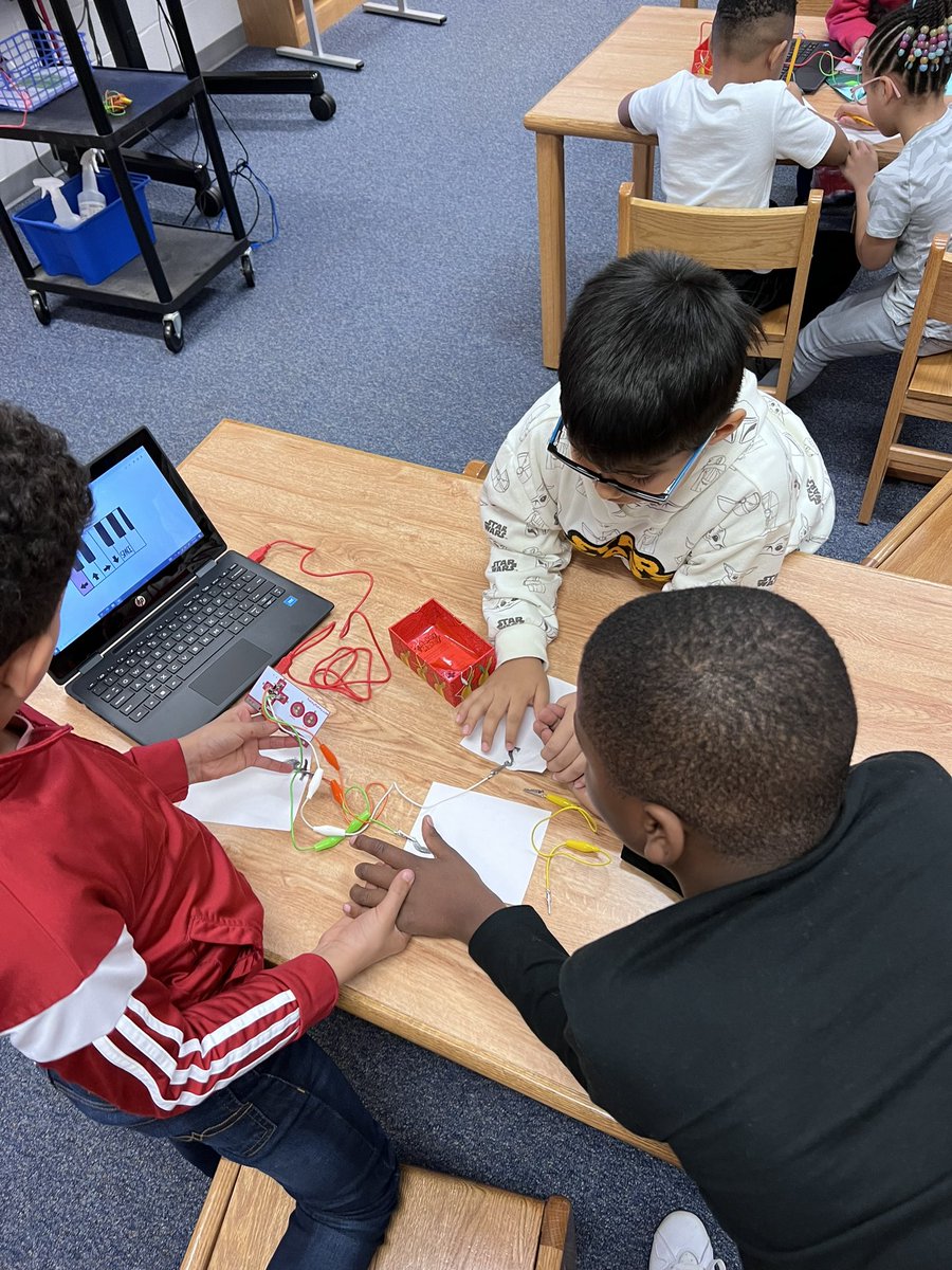 Littles can <a href="/makeymakey/">Makey Makey</a> too! They connected the first letter of their name to the piano during library. It was awesome to see them work together in teams. <a href="/bookslueth/">Sonya Acree</a> <a href="/pwcslibs/">@PWCS Libraries</a> @enterprisepwcs