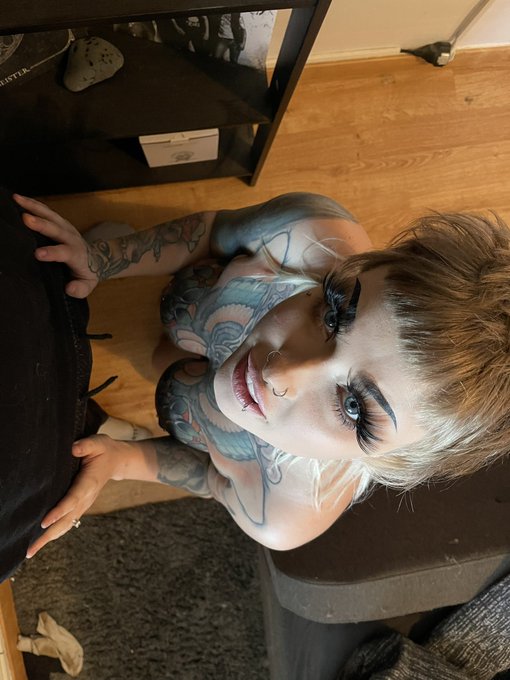 Let me suck your cock&hellip; pretty please? https://t.co/QfyoZsDA7Y