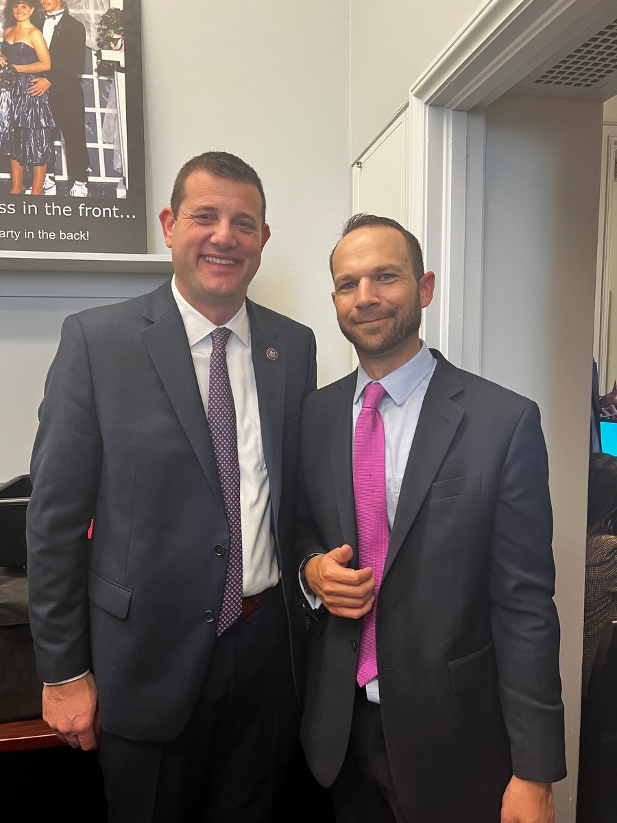 IntFreshProduce's tweet photo. Members of the IFPA team had a great time visiting Congressional leaders and their staff to start off the new year! The fresh produce and floral industry looks forward to working with you. #FRESHCongress #PowerOfFresh @RepJimmyPanetta @RepKimSchrier https://t.co/mMdRMXJbjK