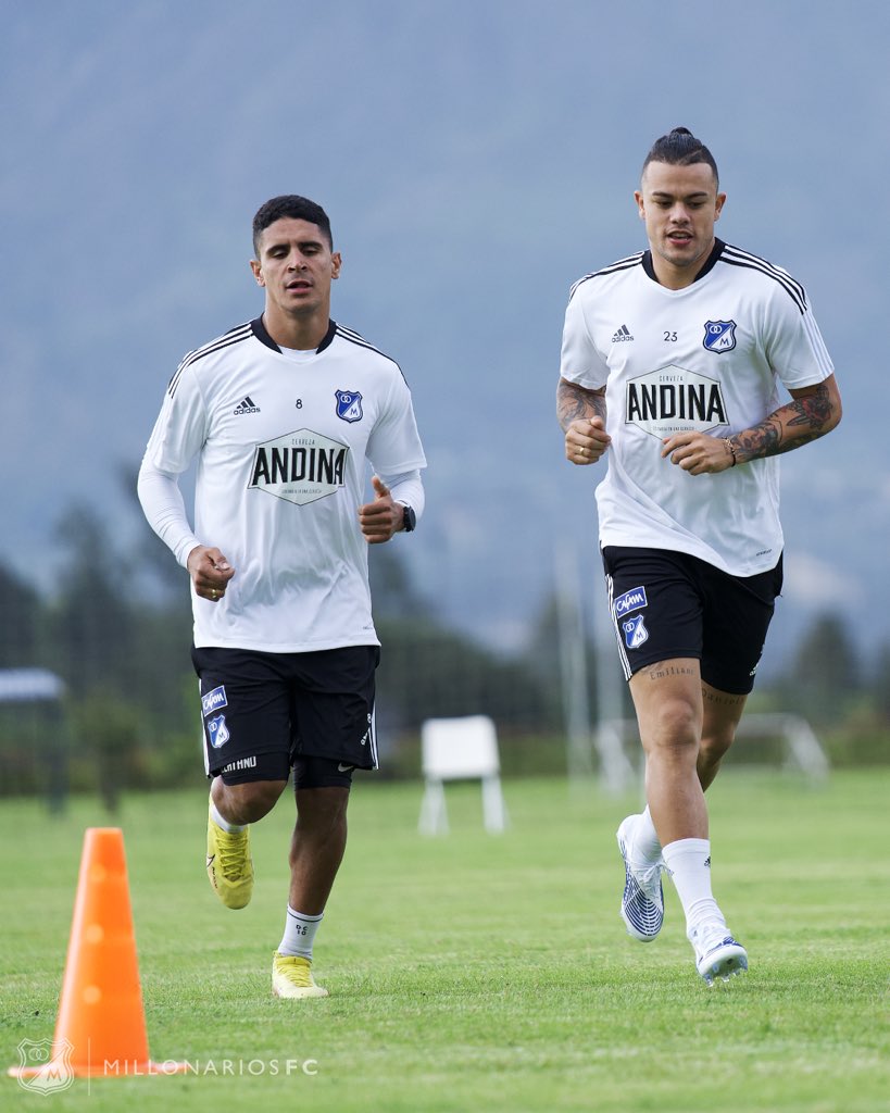 MillosFCoficial's tweet photo. 😁✌️⚽️💙🔥 ¡VAMOS MILLONARIOS! 

#PretemporadaAzul 🔵⚪️ https://t.co/vjYQr2pefv