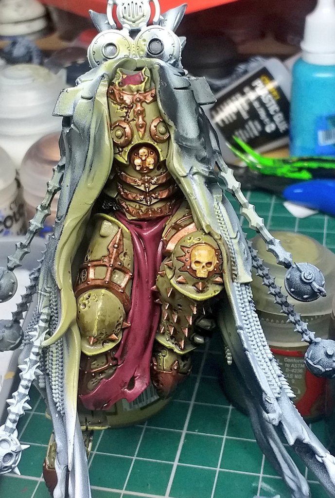 MLC_40k's tweet photo. #hobbystreak day 3. More work on Morty today. Grim added to armour, skulls and loin cloth. Edge highlighted all the armour on the body. Tomorrow on to the metallic highlights! #warhammer40k #WarhammerCommunity #Warmongers #PaintingWarhammer #wepaintminis #deathguard #mortarion https://t.co/pQz9JQ7MWf