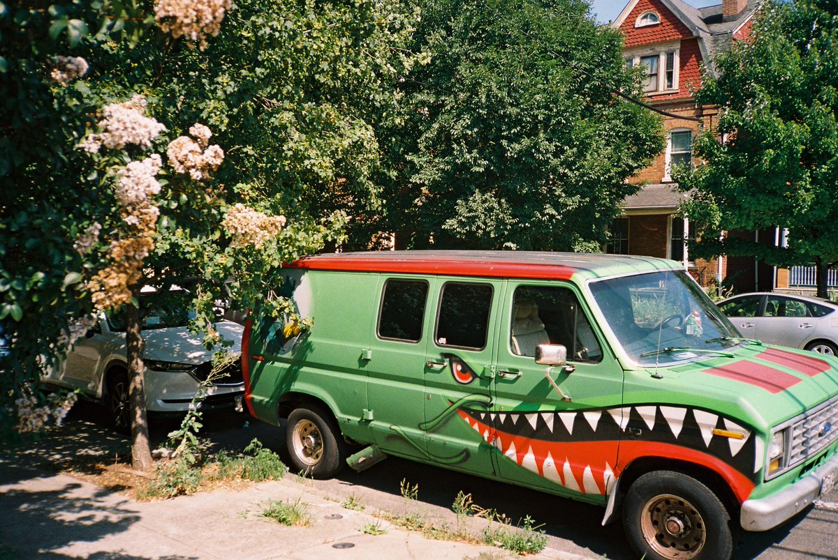 yo I’m selling this van for 2k flat. it runs perfectly. that’s a ridiculous price I just need to sell it to perpetuate the label and Stuff. Get at me before Friday because I have to park it then. if u kno anybody who might want send em my way thx