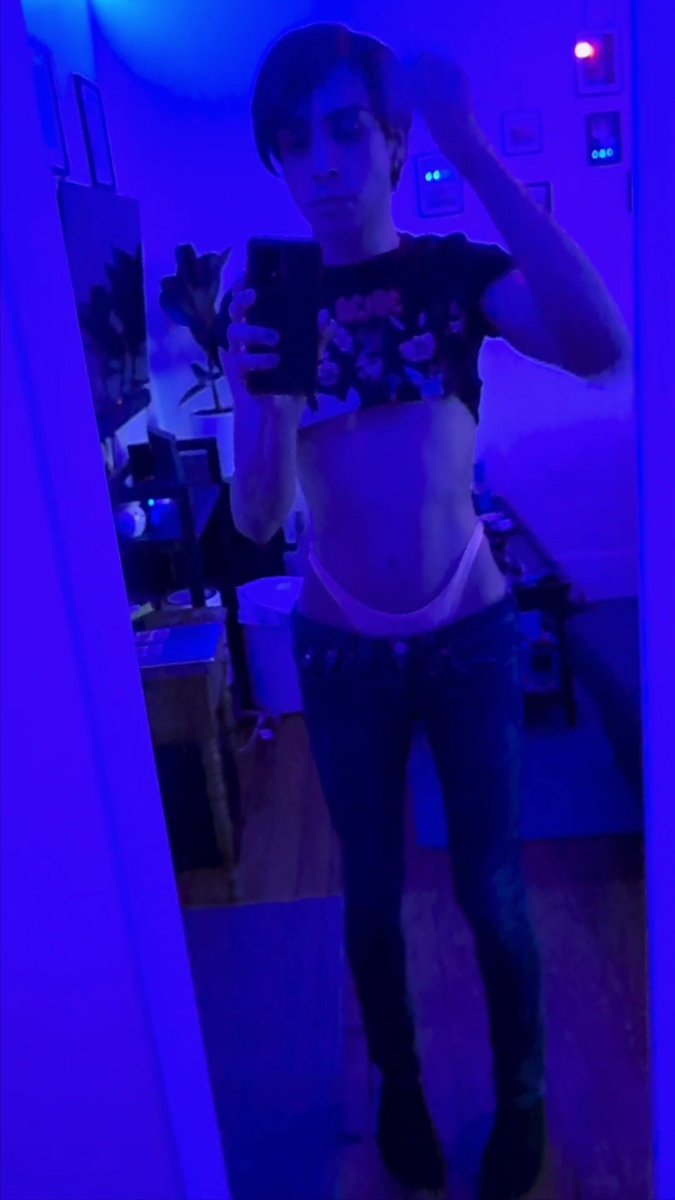 Slutboyalex's tweet photo. #twink #gaytwink #gaybottom #gayporn #submissive #thong #tanga #pasivo #pasivogay #pasivoafeminado #latinogay #whaletail https://t.co/0TyaBdPCS2