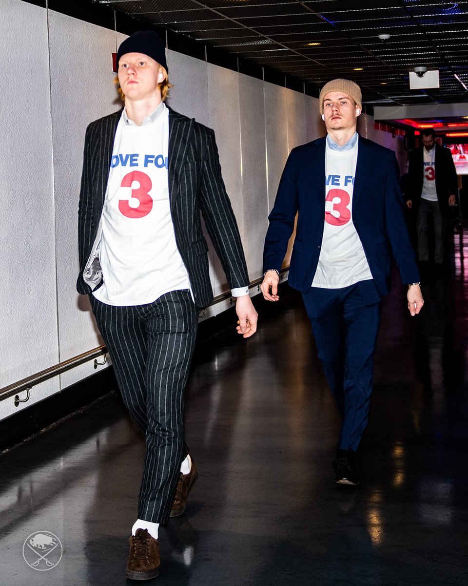 BuffaloSabres's tweet image. 💛💙❤️