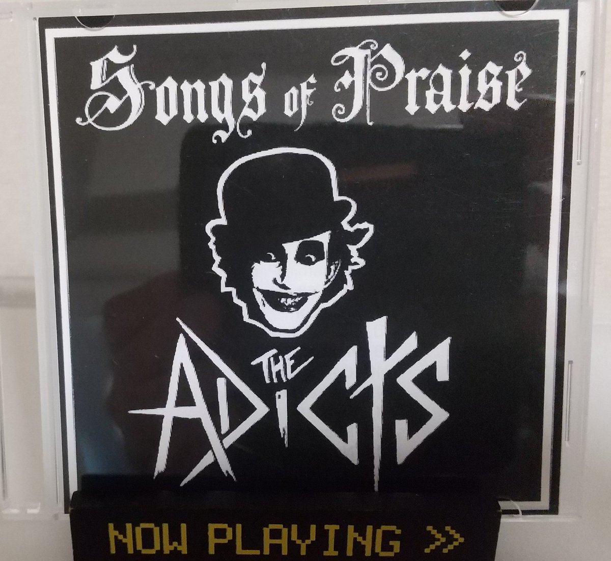 XKtTfxMJvi6wYTm's tweet photo. 今年最初に聴いたアルバム👍️
THE ADICTS / Song of Praise （'81 UK）https://t.co/pUBf5XSZBT
#PunkRock  #ADICTS #パンクロック https://t.co/V4aBuqJ2LP
