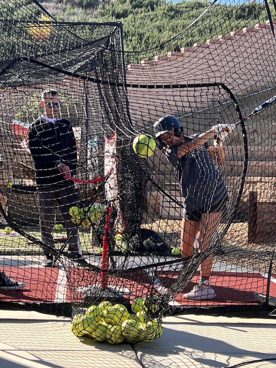 JoaquinSoftball's tweet image. TYSM Coach @mlromero6 and @Sierrajoy32 for the clinic! Been w/ Coach Mike for 4 mos. #RomBomb is a real thing w/ 3 pros + college athlete in their fam! Improved so much &amp;amp; look forward to 2023. #ShouldBeHitting @AUProSports @D1Softball @TopPreps @CoastRecruits @umichsoftball