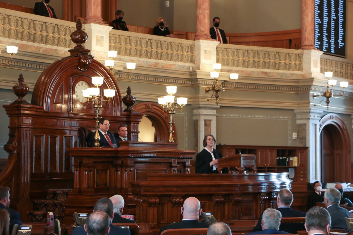KSCourts (@kscourts) on Twitter photo Almost a year ago, Chief Justice Luckert delivered the 2022 State of the Judiciary address to <a href="/GovLauraKelly/">Governor Laura Kelly</a> and #ksleg. As we plan for this year’s address, we want to highlight some accomplishments from the last year. #kscourts Follow #KSCourtsYearInReview Almost a year ago, Chief Justice Luckert delivered the 2022 State of the Judiciary address to <a href="/GovLauraKelly/">Governor Laura Kelly</a> and #ksleg. As we plan for this year’s address, we want to highlight some accomplishments from the last year. #kscourts Follow #KSCourtsYearInReview