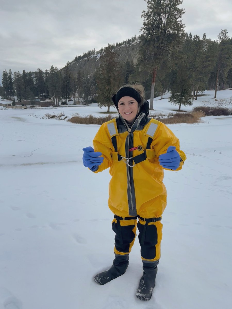Fun morning on the job taking part in ice rescue training with <a href="/IAFF953/">Kelowna Professional</a> 🧊