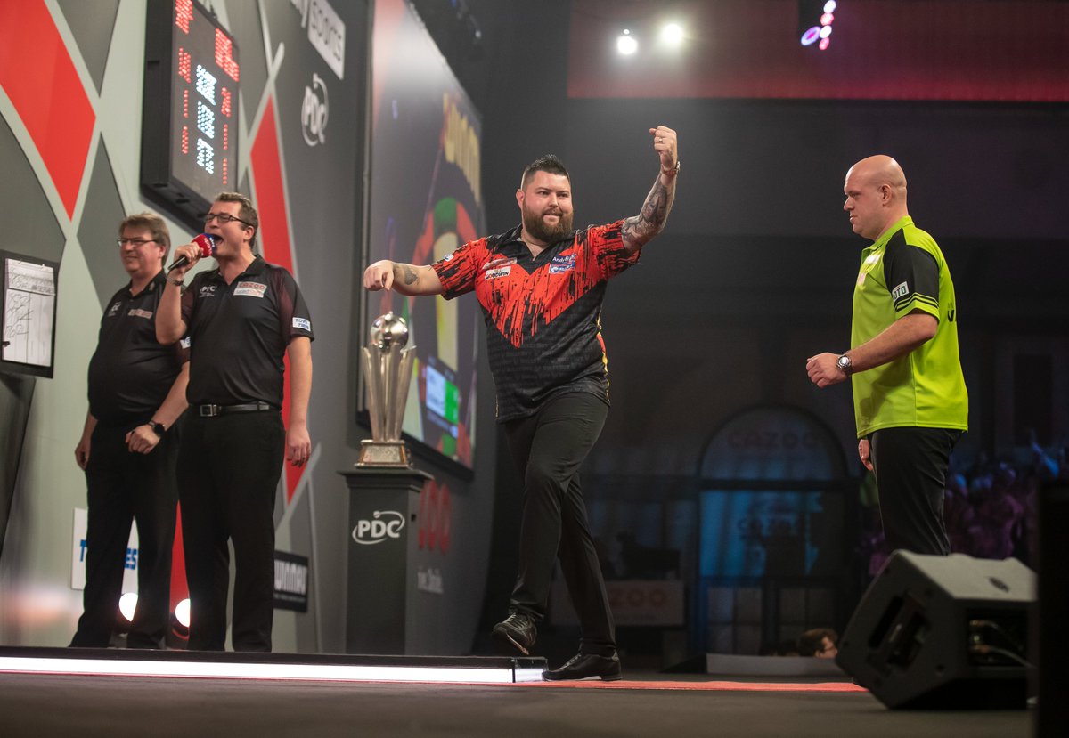 OfficialPDC's tweet image. New World Number 1⃣

Michael Smith has done it... He wins the World Championship for the very first time and in turn shoots to the top of the rankings!