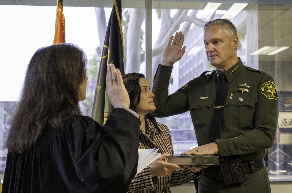 OCSheriffBarnes's tweet photo. Today I begin my 2nd term as sheriff.  I am grateful to the people of Orange County for once again electing me to serve.  I look forward to working with the incredible men and women of @OCSheriff in carrying out the mission to keep our community safe. https://t.co/nPE2q0e2hW