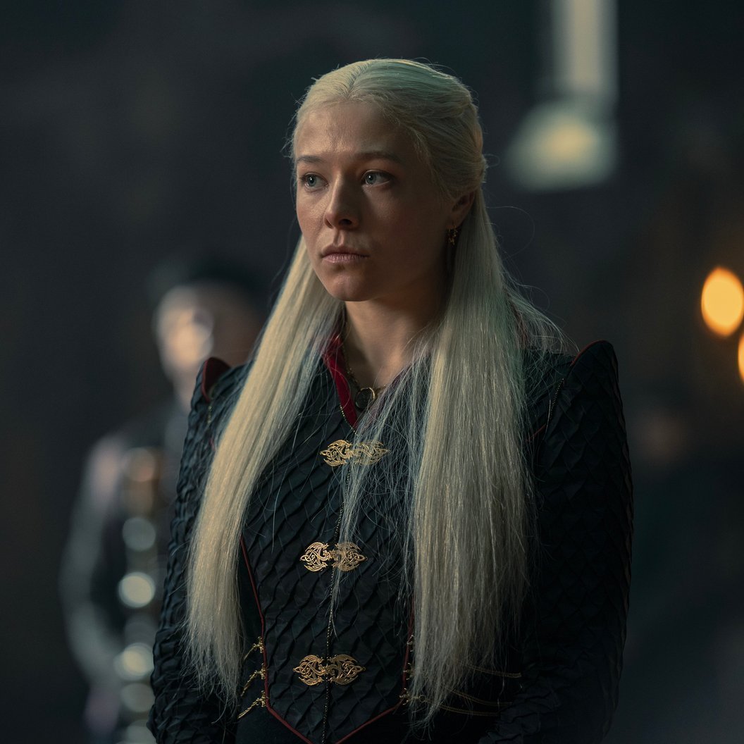 screentime's tweet photo. Miguel Sapochnik reportedly stepped down as co-showrunner on #HouseOfTheDragon because HBO wouldn't make his wife, Alexis Raben, a producer on S2

(via @PuckNews) https://t.co/sZYlOoD27u