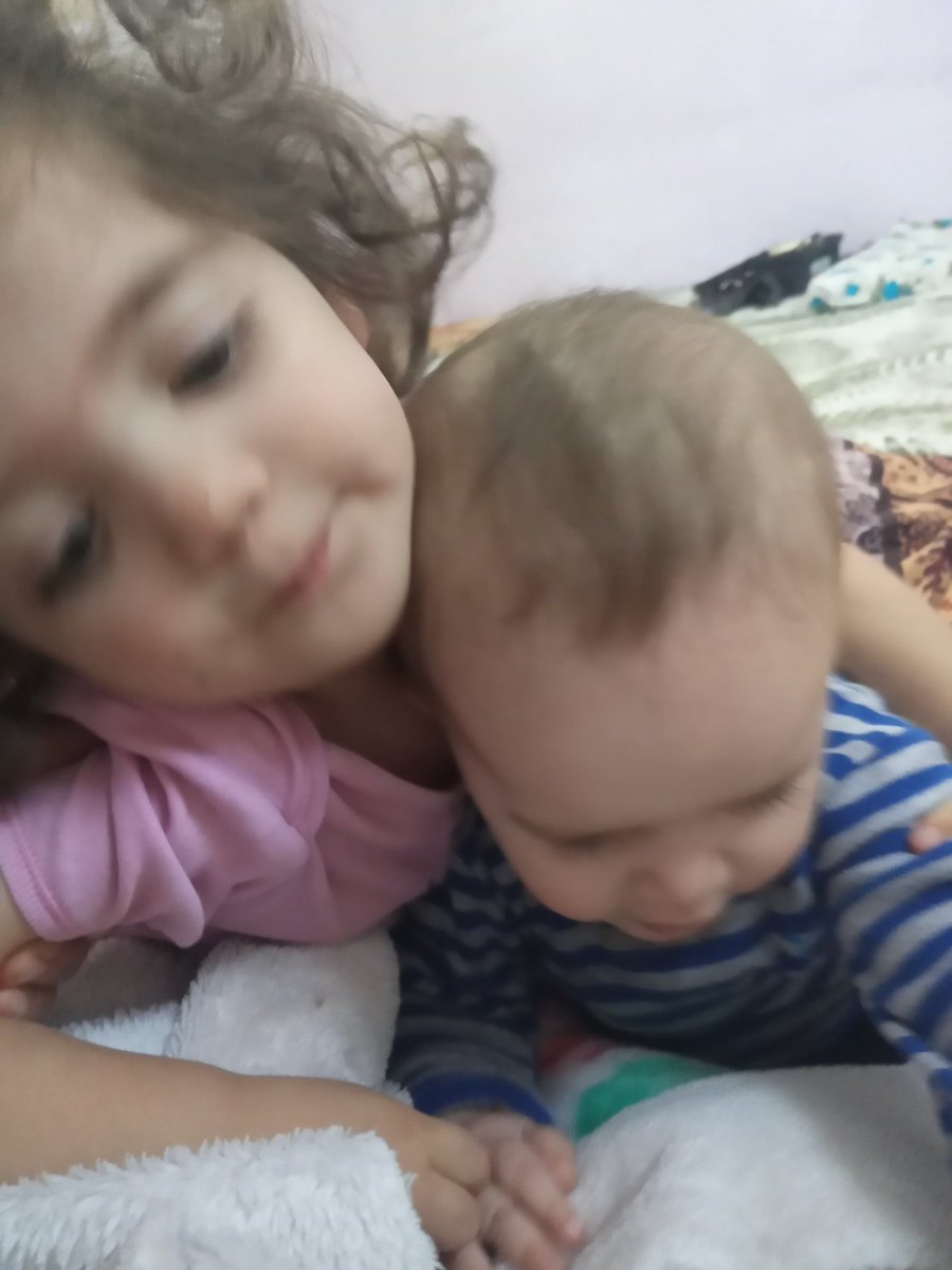 #HandeErçel çok zor durumdayız Allah için bize destek olun Kardeşlerimden fazla bir şey istemiyorum sadece çocuklarımı ihtiyaçlarını alamaz Haldeyim Ne olursunuz yardım edin 0530 086 10 46 bu numaradan ulaşın