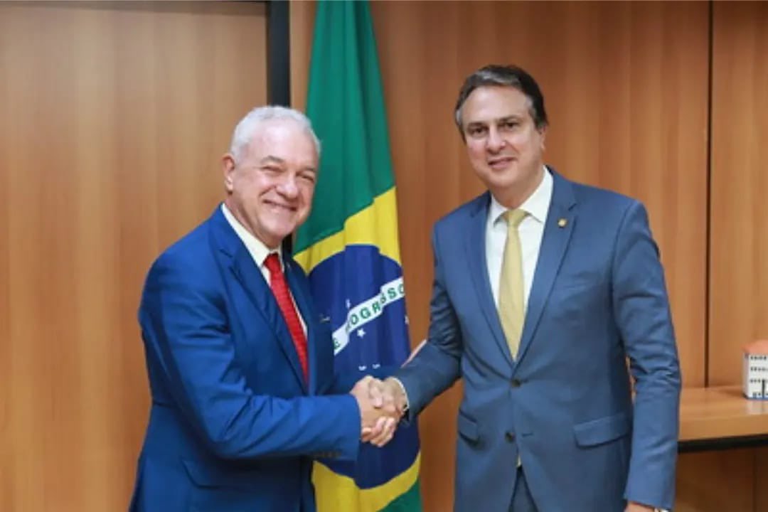 CamiloSantanaCE's tweet photo. Nesta terça-feira conversei com o subdiretor-geral e representante regional da FAO para a América Latina e Caribe, Mario Lubetkin, e seu adjunto, Gustavo Chianca. Mais uma instituição que se mostrou disposta a nos ajudar a, por meio da educação, tirar o Brasil do mapa da fome. + https://t.co/HQkJ1n3dTy