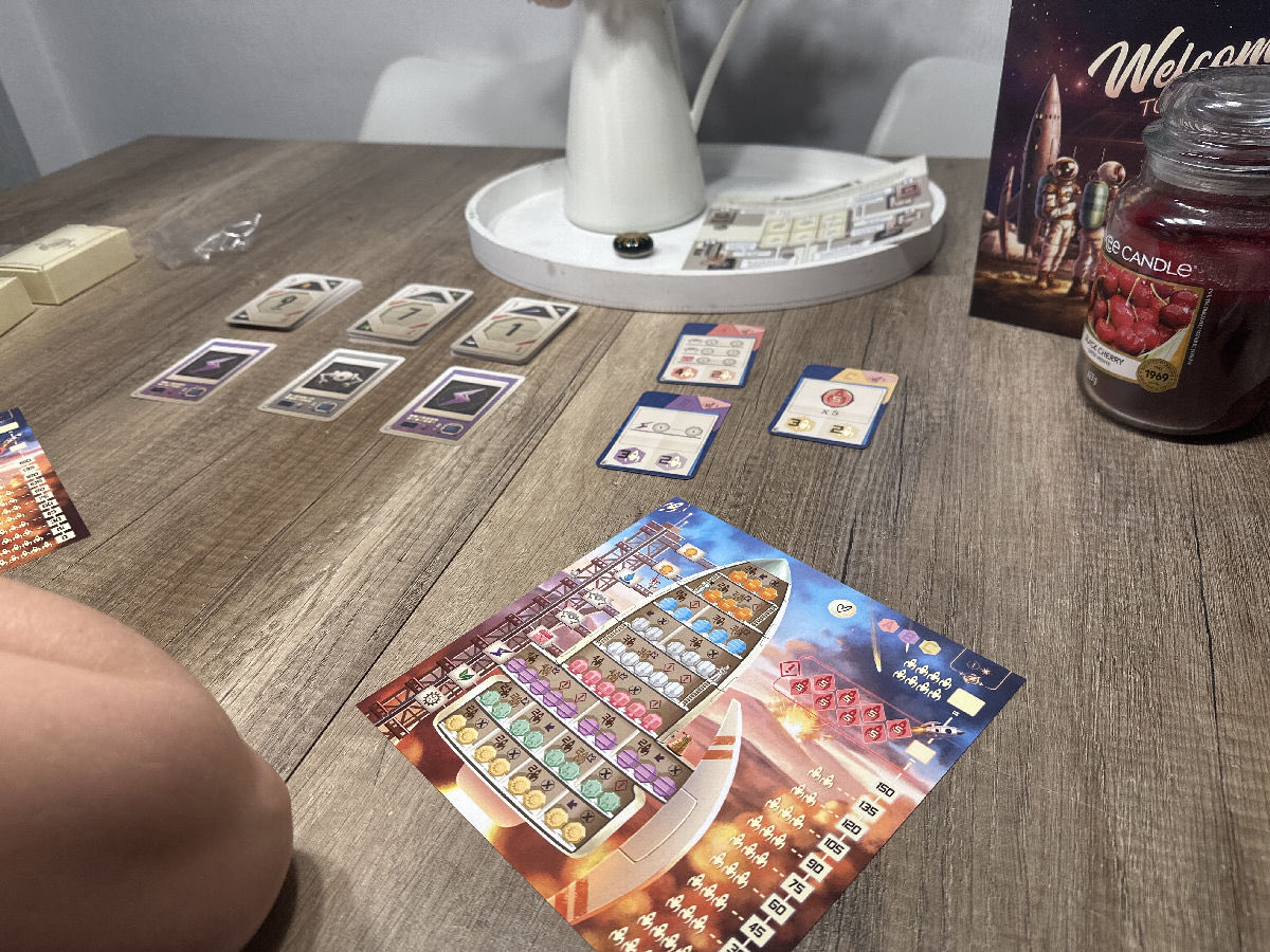mrcarlosdev's tweet image. Gané a Welcome to the Moon el 3 de Enero con 2 jugadores, puntuación ganadora 138 #bggcatalog boardgamegeek.com/boardgame/3397…
