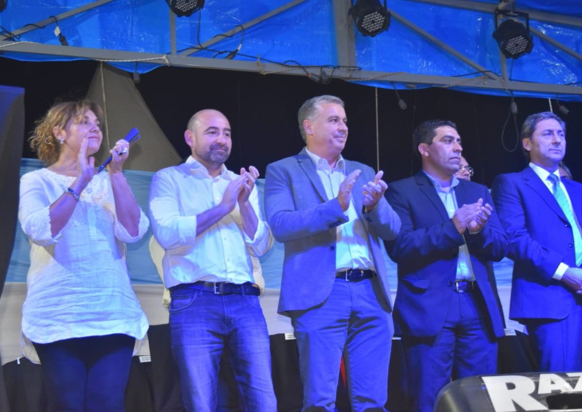 pablomirolo's tweet photo. #Vilmer desde @FASEarg seguimos afianzando nuestro trabajo conjunto con municipios y comunas de todo el país. En el marco del 109 Aniversario de Vilmer hicimos entrega a su Comisionad Walter Paez del acta de posesión y custodia de los terrenos ferroviarios ubicados en la ciudad. https://t.co/S6m258HPOh