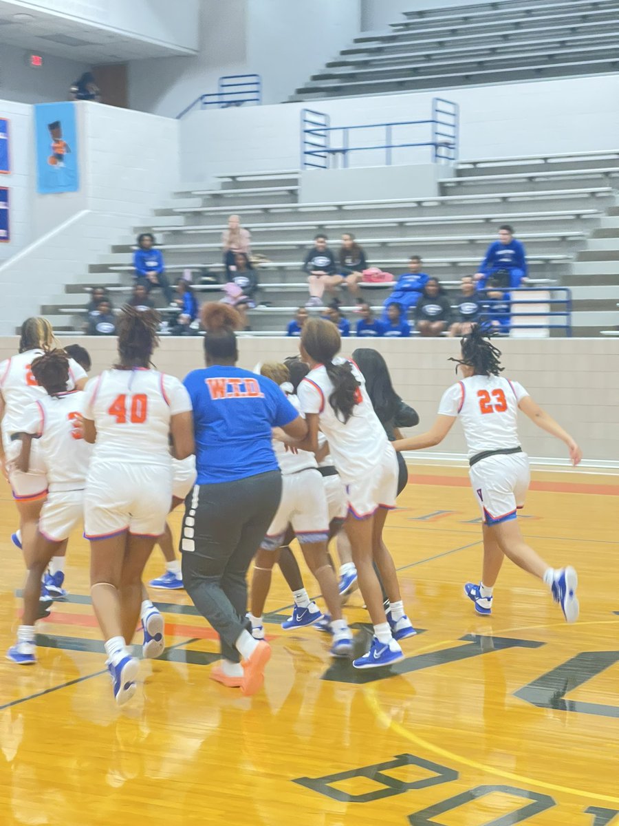 Lady Vols take care of home court!!!!! 
All 3 levels sweep the GP Gophers.
V 77-25 ( 4-0, 16-7) 
JV 62-3 ( 3-1) 
Fr 46-22 (4-0) 
🧡💙🏀

<a href="/knbcarruthers/">Coach Kelly Carruthers, M.Ed., RAA</a> <a href="/JamesBowieHS/">Bowie High School</a> 
#noexcuses #roadtoplayoffs #bowienation