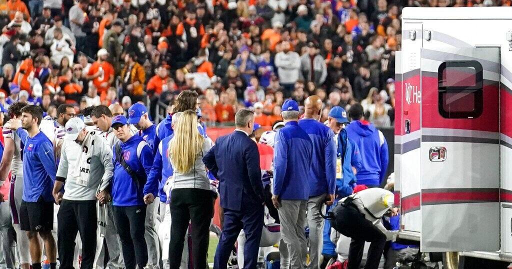 BOCATC's tweet photo. #AthleticTrainers &amp; other medical staff praised for their immediate treatment of safety Damar Hamlin early in the Buffalo Bills &amp; Cincinnati Bengals game on Monday night. https://t.co/LTqgsd4ss2
 #AthleticTrainer #at4all #athletictraining https://t.co/nENR3m35sH