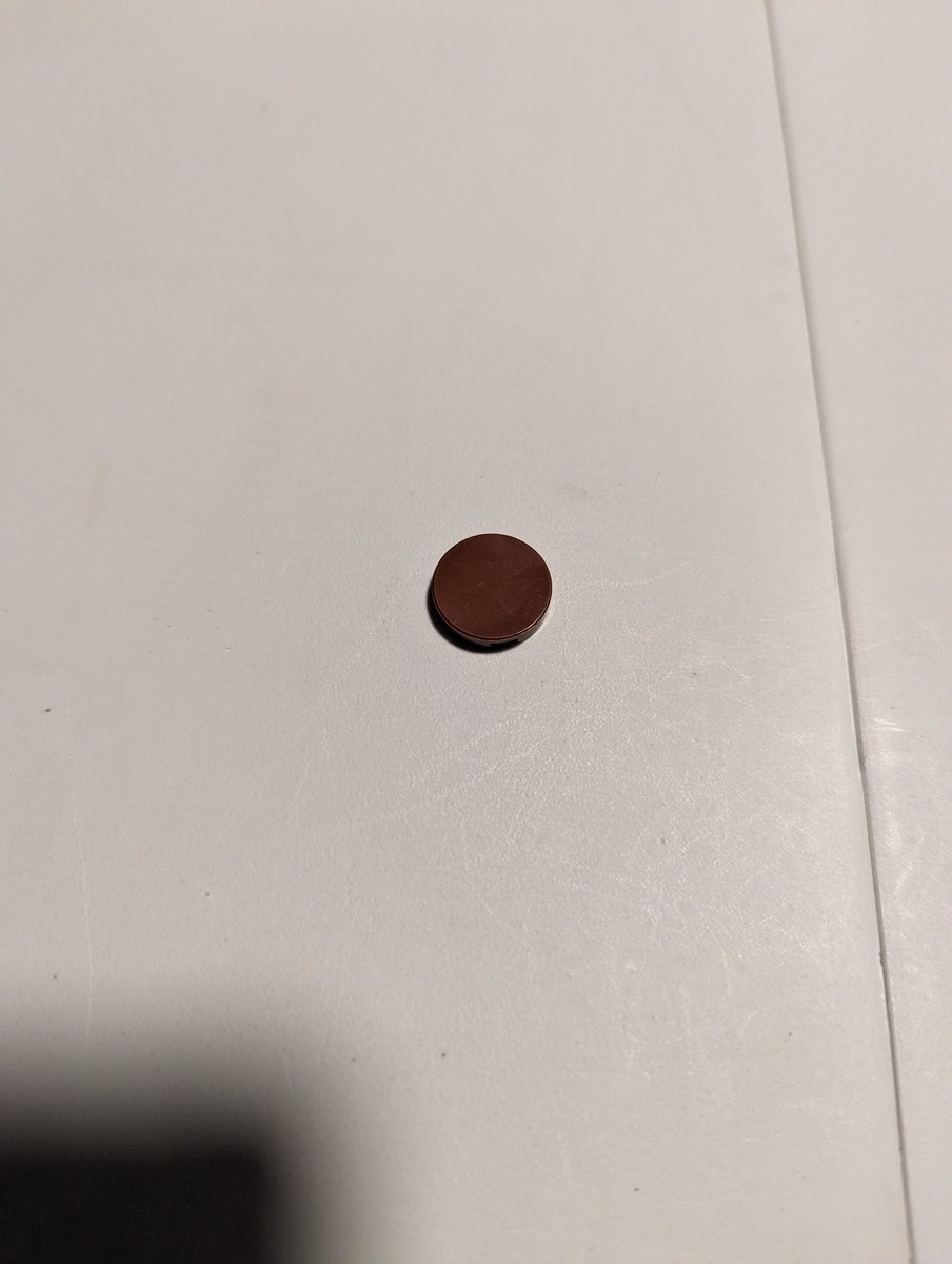 misterjkr's tweet photo. So we got half way with the #batplane today on stream. But one issue happened. We got a brown smooth circle and what we needed was a 3 stud smooth stick. Any chance I could get a little help @LEGO_Group friends? https://t.co/RCDGlqbuHJ