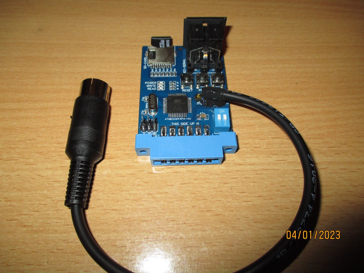 Pinnmans's tweet photo. I need some help here, i got my a other SD2IEC and it works good :)
But the problem is that i can not upgrade the firmware on it :(
The other SD2IEC i have was no problem :) https://t.co/iBzpm9tcN0