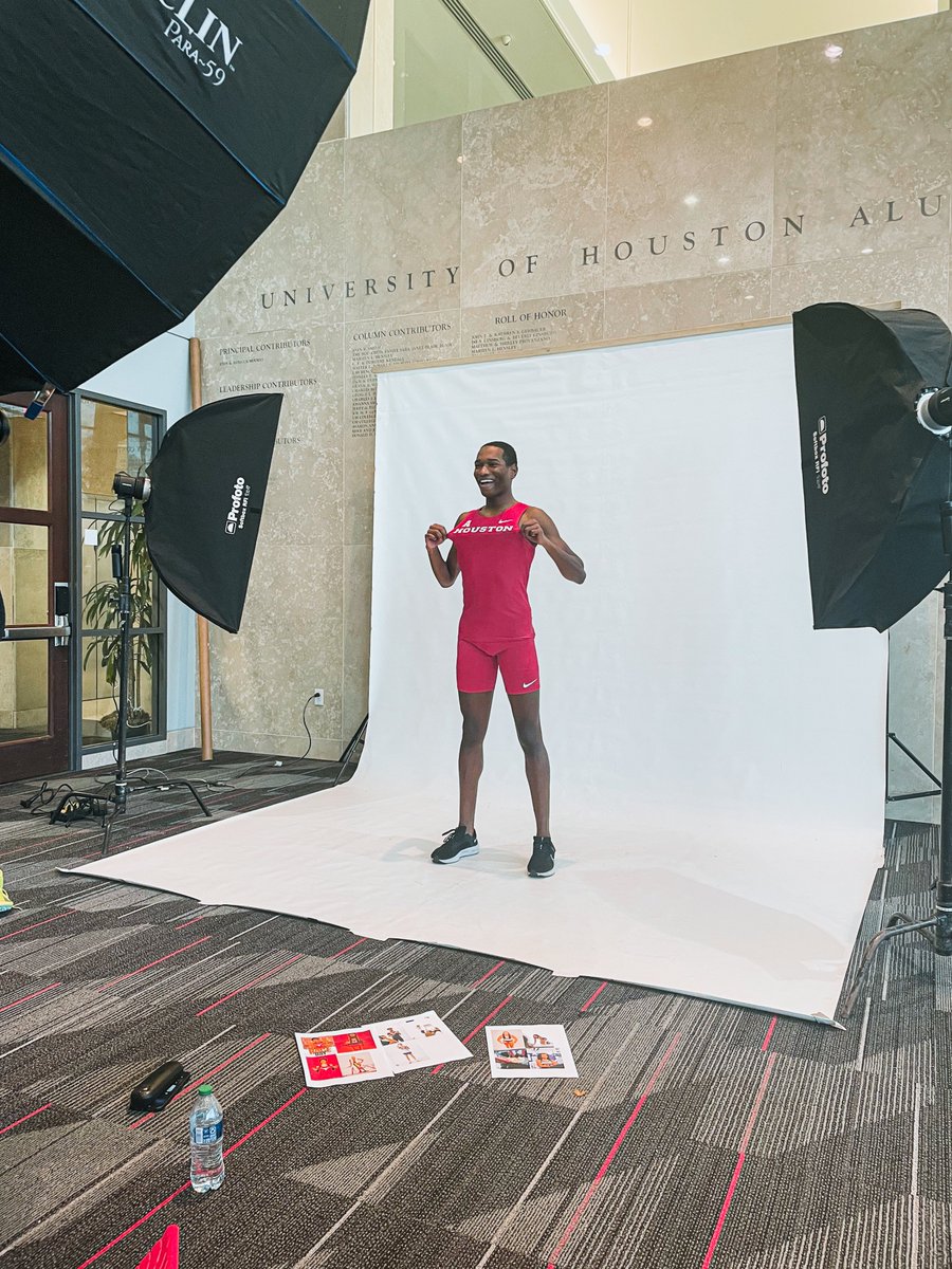 UHCougarTF's tweet photo. 2023 𝙡𝙤𝙖𝙙𝙞𝙣𝙜... 

Media Day BTS flicks. 📸

#HTownSpeedCity https://t.co/uBSLSYs0pw