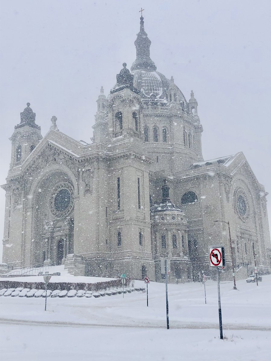 Snow-capped Cathedral. #snow #snowday #cathedral #cathedralsaintpaul #cathedralstpaul #mysaintpaul #eyeonstpaul #savingplaces #sacredarchitecture