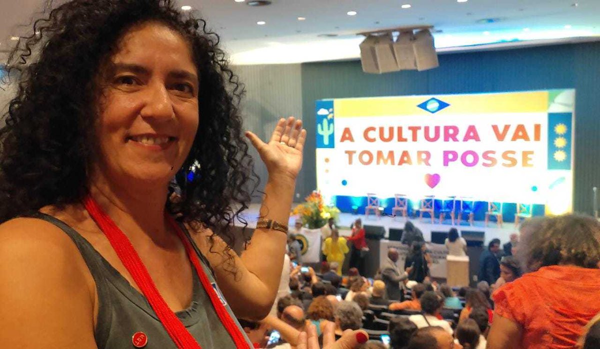 MST_Oficial's tweet photo. 🇧🇷 Hoje (3), o MST esteve presente na posse de Ministros/as do Governo Lula.
🚩A presença da militância buscou reforçar o papel do governo na reconstrução do país e o compromisso do Movimento em seguir em luta pela Reforma Agrária.
#MSTnaPosse #TodosPelaReformaAgrária https://t.co/7ZHkgT8wgC