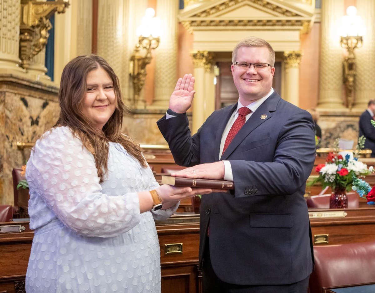 RepKutz's tweet photo. I’m honored and humbled to be sworn in as State Representative. I will spend the upcoming session listening to the residents of Cumberland County and carrying their feedback with me to the Capitol. I’m excited to work hard to tackle the challenges we face in Pennsylvania. https://t.co/sUkJ1r9kfz