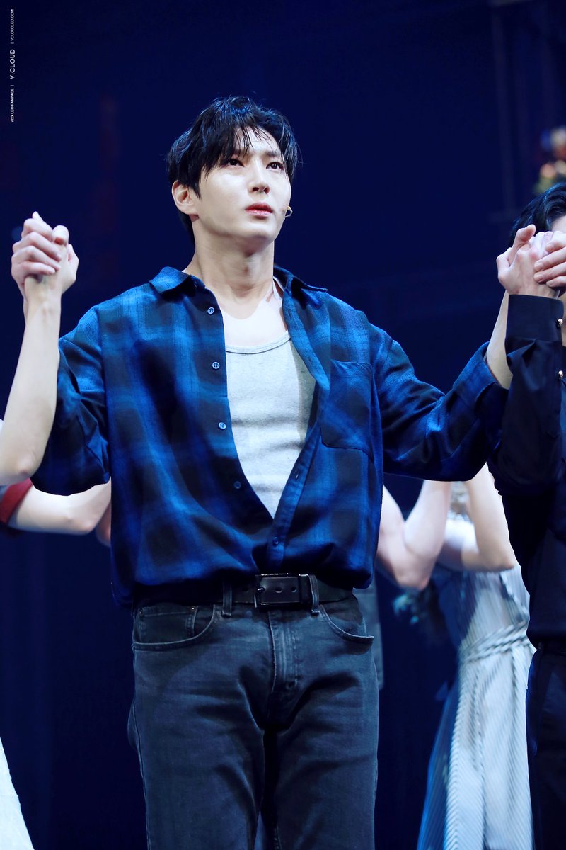[HQ] 230103 웨스트 사이드 스토리 #택운 

늘 응원해, 너의 모든 노력을❤️

<a href="/JUNGTW_LEO/">VIXX_LEO 정택운</a>
#웨사스 #택리프 #웨사스커튼콜 
#웨스트사이드스토리  
#빅스 #VIXX #LEO #레오 #정택운
#ING #As_Always #Gonna_Be_Alright
