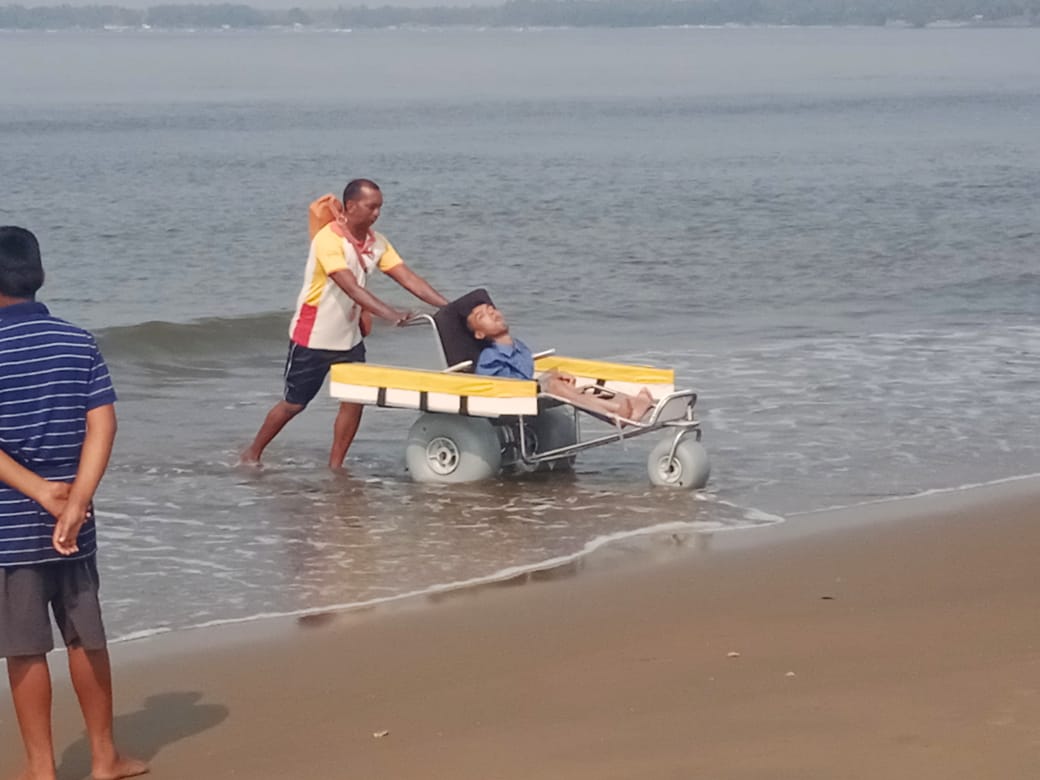 PrakashWKamatPK's tweet photo. *Appropriate Disability Terminologies*
Say:Person with Disability Avoid saying:Differently Abled/Spl Abilities.
Don’t say: Handicapped/Challenged/Suffers from.
They r persons 1st,like anybody else.
Call others able-bodied or non-disabled instead of normal.
Respect their dignity🙏 https://t.co/TdWJecBp9K