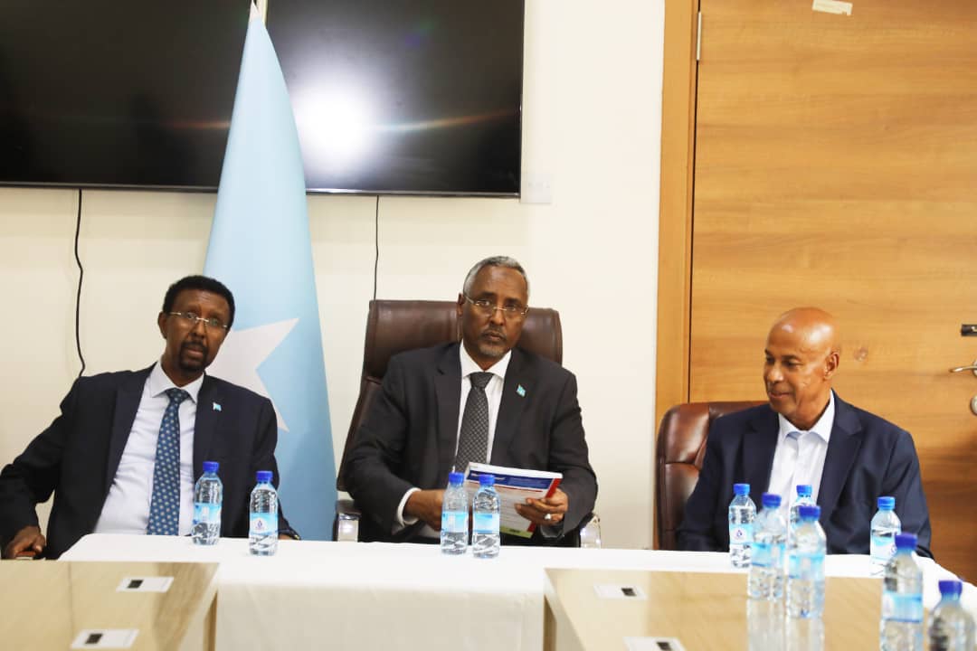 abshirhuruse's tweet photo. I congratulate a cohort of 31 officials of @MOFASomalia who completed an intensive Italian language course conducted by the Ministry in partnership with the Italian Embassy in #Somalia. Foreign language competence enhances the ability of our officers to engage in diplomatic work. https://t.co/ADv3ANzauO