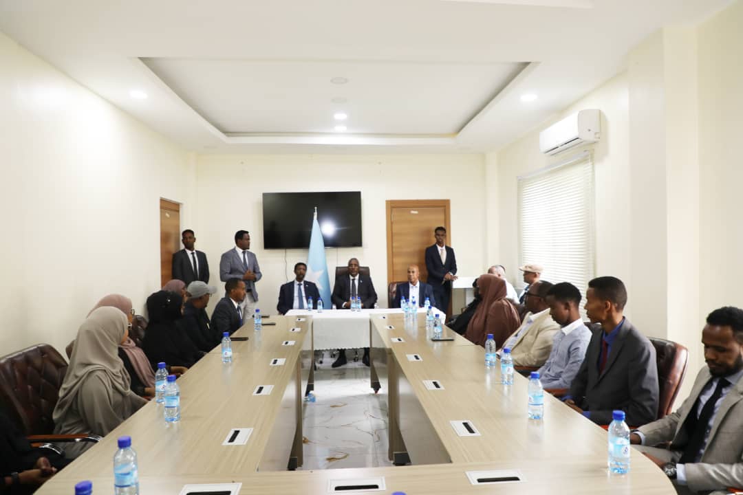 abshirhuruse's tweet photo. I congratulate a cohort of 31 officials of @MOFASomalia who completed an intensive Italian language course conducted by the Ministry in partnership with the Italian Embassy in #Somalia. Foreign language competence enhances the ability of our officers to engage in diplomatic work. https://t.co/ADv3ANzauO