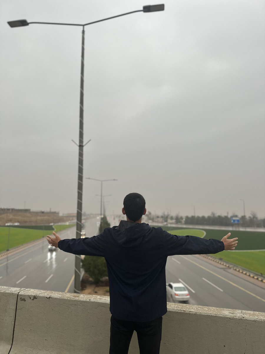 lllnsw's tweet photo. يوم رهيب https://t.co/PbuSRLo86O