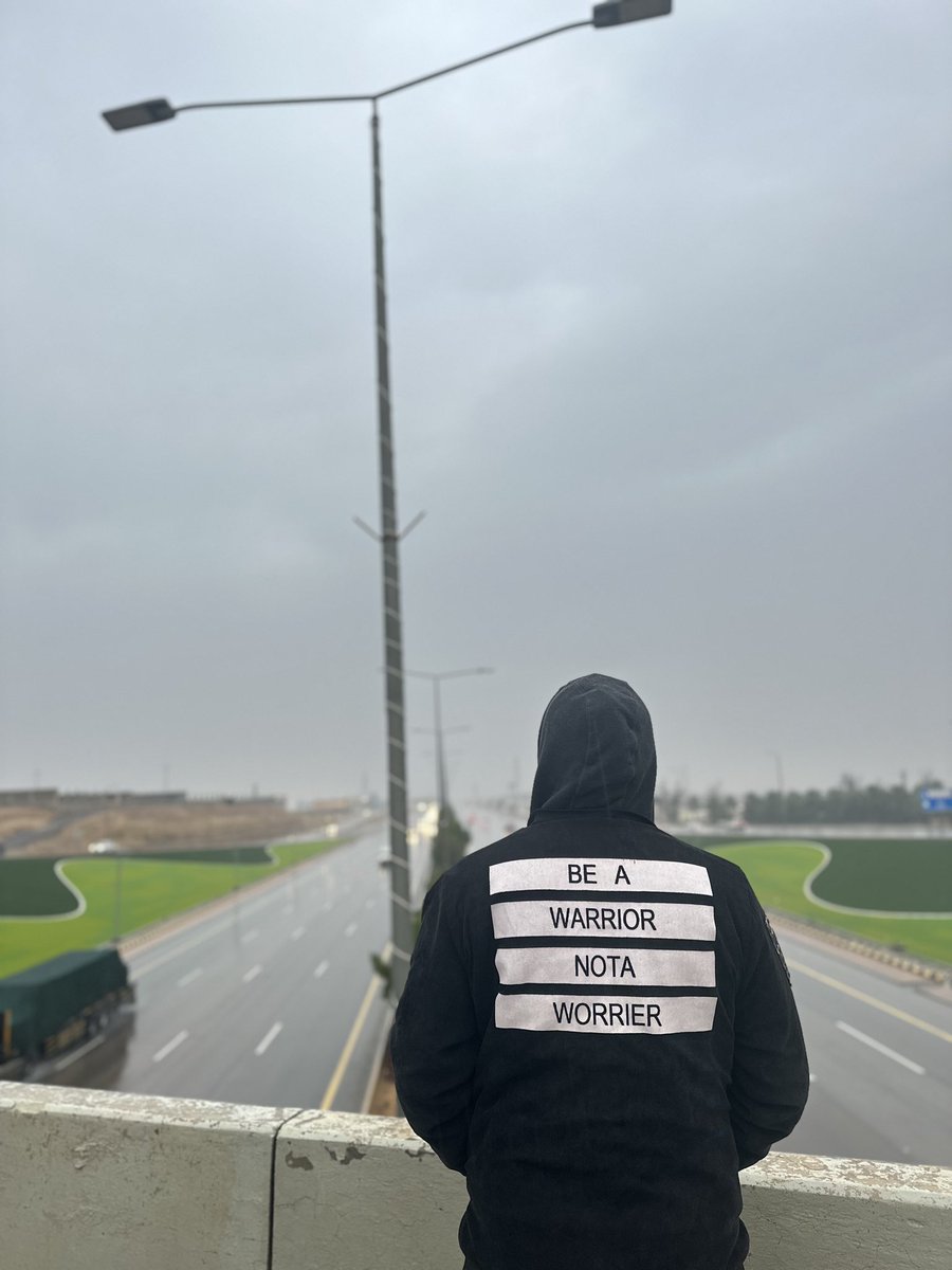 lllnsw's tweet photo. يوم رهيب https://t.co/PbuSRLo86O