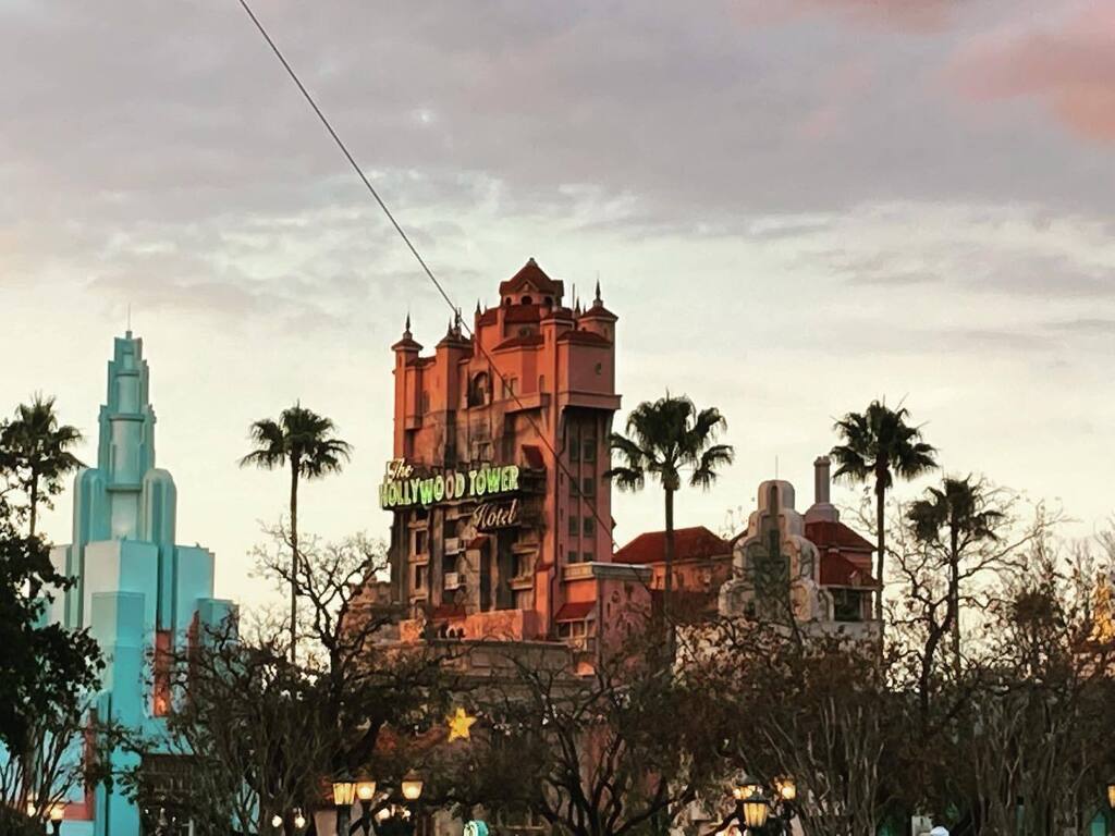 INTERCOT's tweet photo. Dusk falls over Sunset Blvd.
#LivefromDisney #LivefromWaltDisneyWorld #WaltDisneyWorld #WDW https://t.co/P23Pd3G8Bx https://t.co/JnZinLxSNa