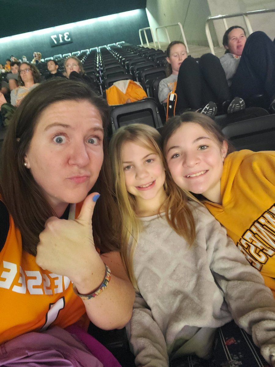 heathernicdavis's tweet image. #govols #volhoops #serbiannightmare