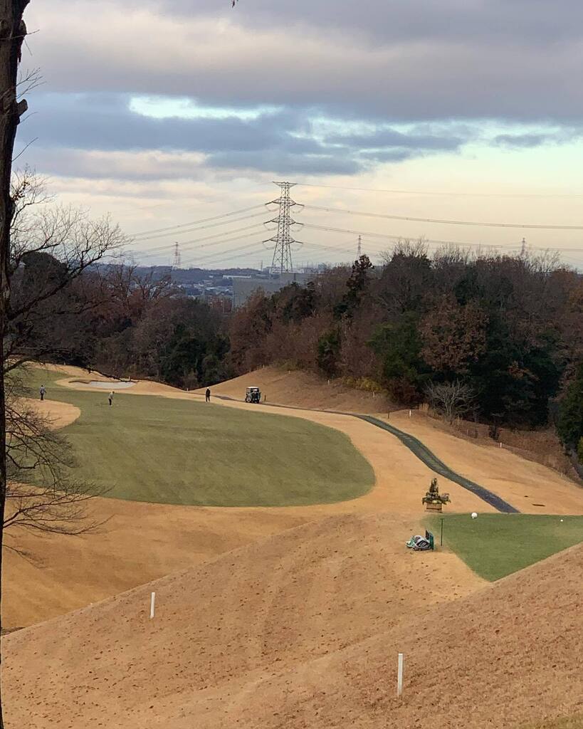 lowrider_evo's tweet photo. 本日楽しい仲間たちと打ち始め🏌️‍♂️ https://t.co/Fte9fPevxa https://t.co/X56Yw67beP