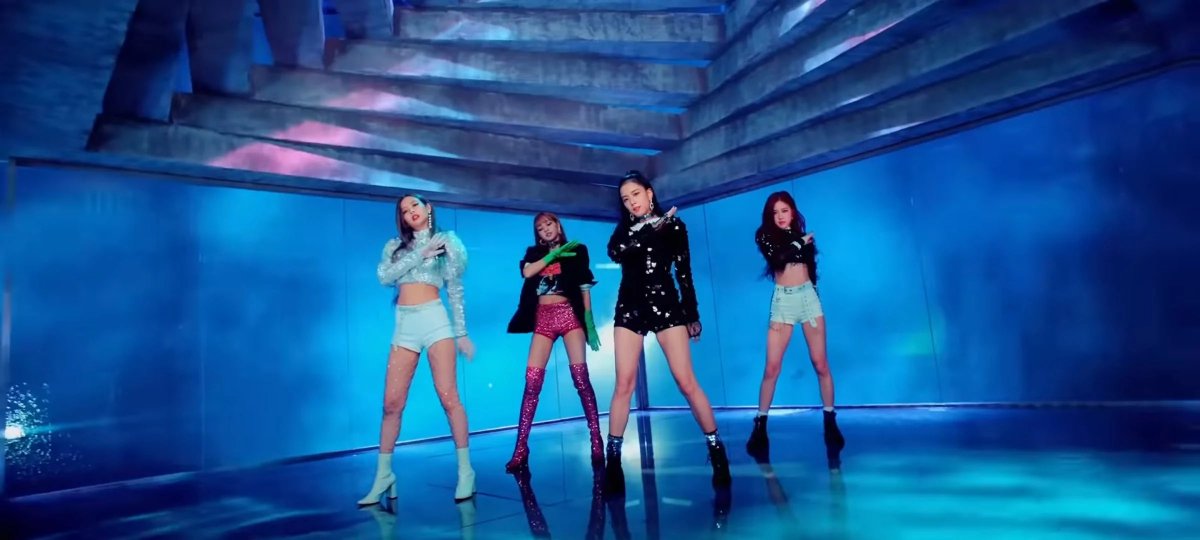 PopBase's tweet photo. ‘DDU-DU DDU-DU’ by BLACKPINK becomes the first music video by a K-Pop group in history to surpass 2 billion views on YouTube. https://t.co/EKoyPb3Hsy
