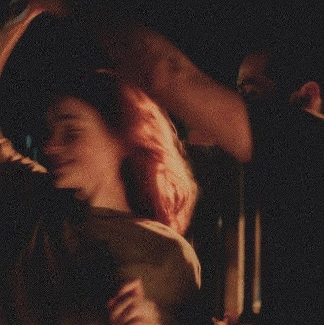 pomegranatewoe's tweet image. Forever your altar.