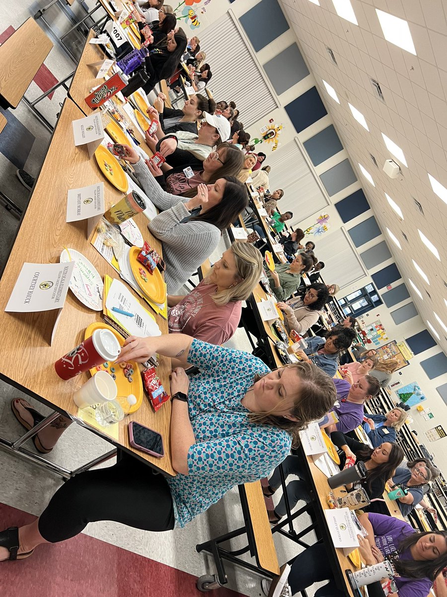 SOEbuzz's tweet image. Had a great morning with our teachers. We enjoyed breakfast from Chick-Fila, writing positive messages about one another, and planning for a conference night! Happy new years! Looking forward to a great year! #2023
