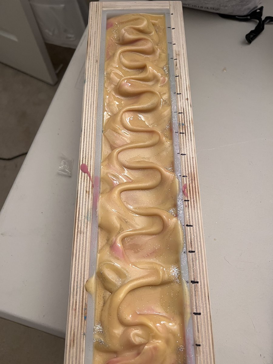 soapisalyesj's tweet image. It’s #wetsoapwednesday ! Come check out our #new soaps #ComingSoon