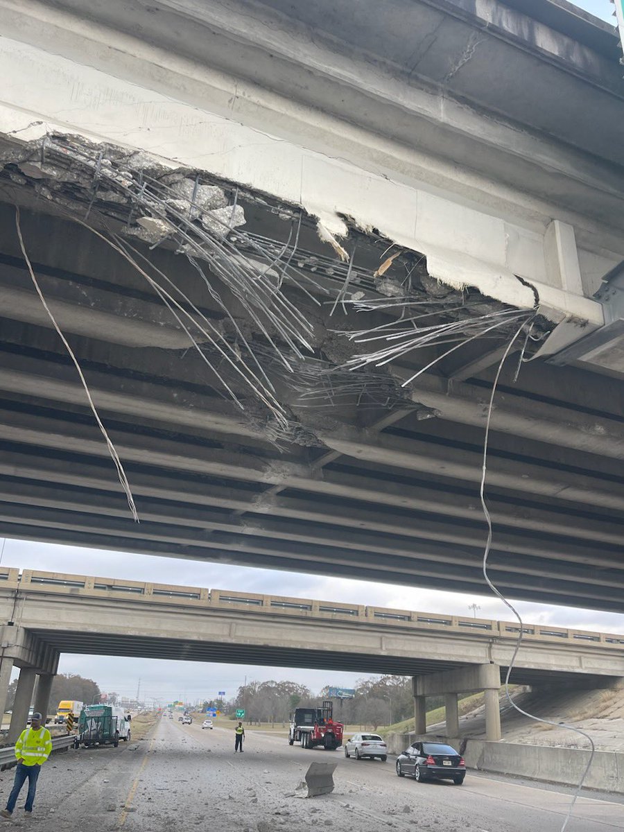 AcadianaNews1st's tweet photo. I-10 EB still shut down after 18-wheeler struck overpass bridge. Photos credit: DOTD https://t.co/m8B4QdkrDl https://t.co/dLXZOtLUZY