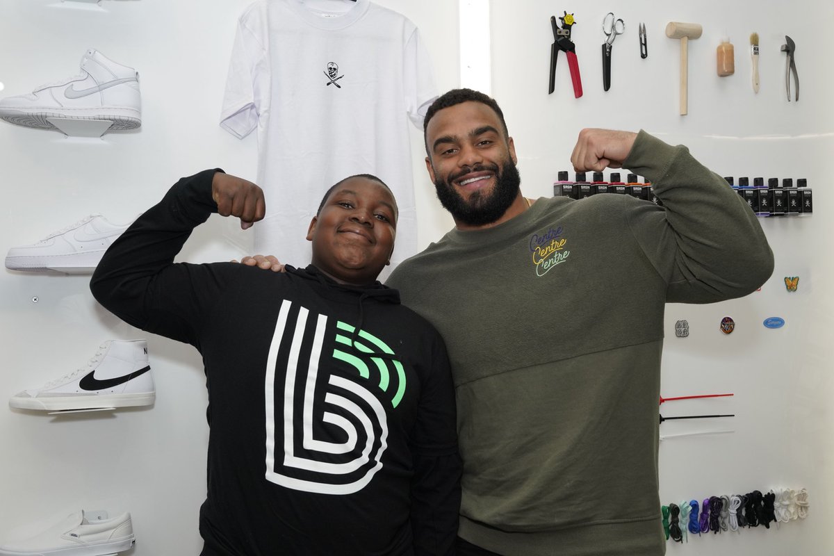 ceceeem's tweet photo. This guy and his foundation @TDefensiveLine need your help to win the Charity Challenge with @Nationwide! 

Tweet #WPMOYChallenge @sollythomas90 and tell everyone!!! RTs count as double for today and tomorrow. We need your help! 🖤 https://t.co/LEd6ZJQk2M