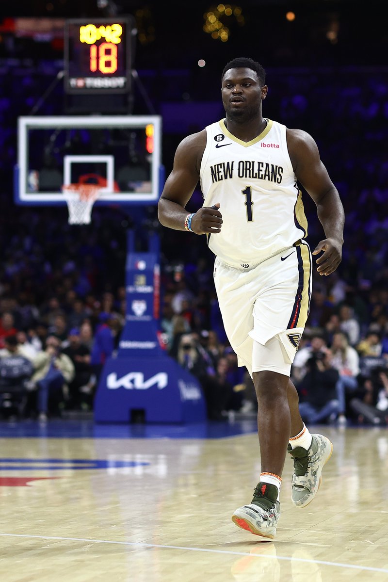 BleacherReport's tweet photo. Zion is expected to miss multiple weeks with a hamstring injury, per @wojespn https://t.co/1bWp57hDG5