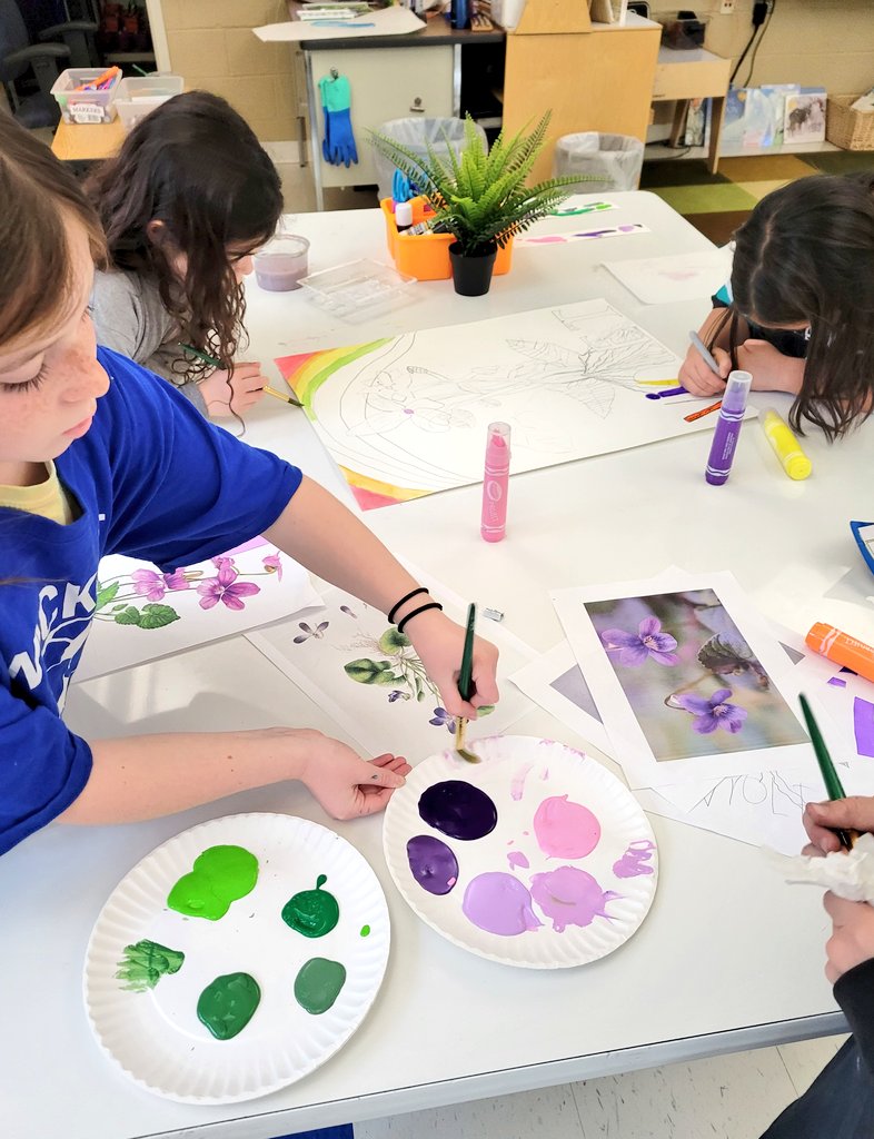 JuliaGoggi's tweet image. Collaborative, intergrated arts/social studies lesson depicting the symbols of NJ with Mrs. Gareffa's 3rd grade. #smallgroupinstruction #collaboration @WPSSicomac