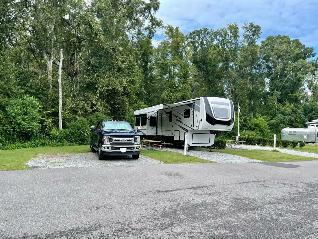 rvlife's tweet photo. Don’t Miss CreekFire RV Resort In Georgia 
@CreekFireRV @CoveCommunities 
#rvresorts #rvparks #rvlife #rvliving #rvcampgrounds
https://t.co/atEf1goqfC https://t.co/DSEVeyAcTR